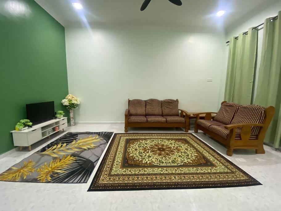 Homestay Kak Tiy Kuala Terengganu Esterno foto